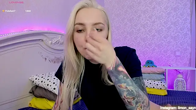 LillyMoure  online show from 15, 2, 2025