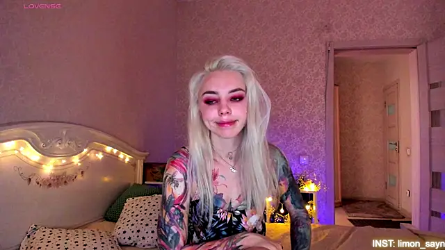 LillyMoure  online show from 14, 6, 2026