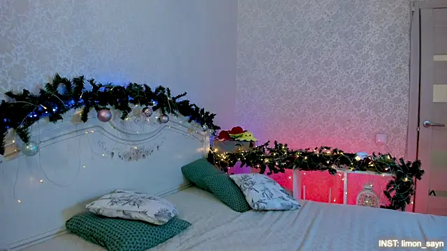 LillyMoure  online show from 12, 1, 2026