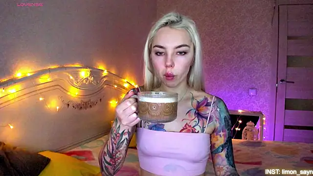 LillyMoure  online show from 28, 2, 2026