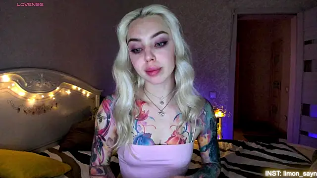 LillyMoure  online show from 27, 6, 2026