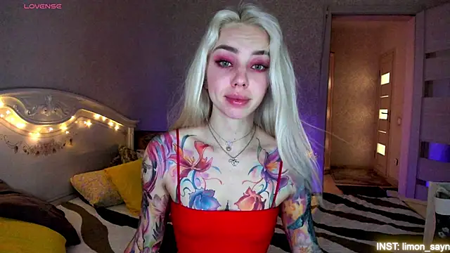 LillyMoure  online show from 16, 6, 2026