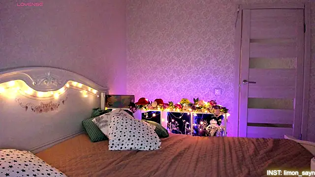 LillyMoure  online show from 23, 4, 2026