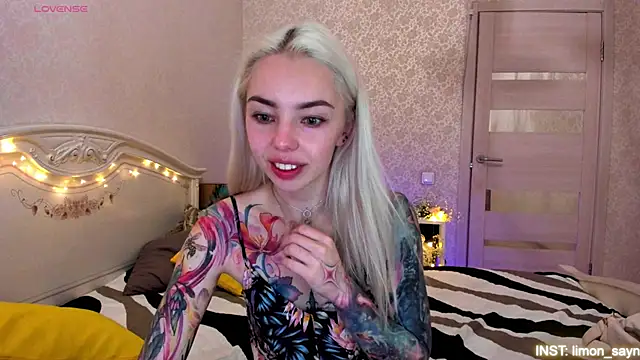 LillyMoure  online show from 29, 6, 2026