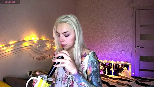 LillyMoure  online show from 12, 2, 2026