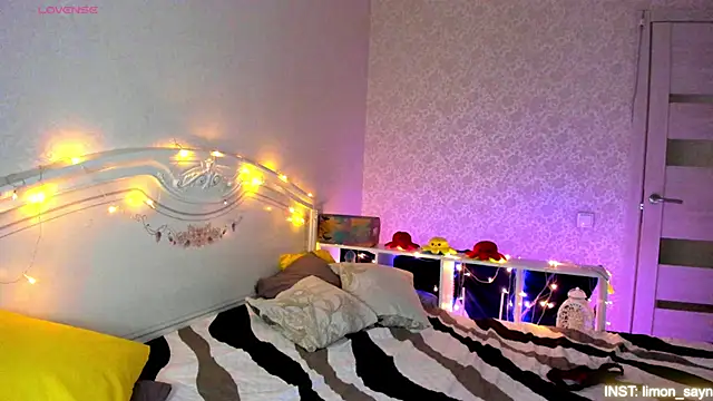 LillyMoure  online show from 23, 2, 2026