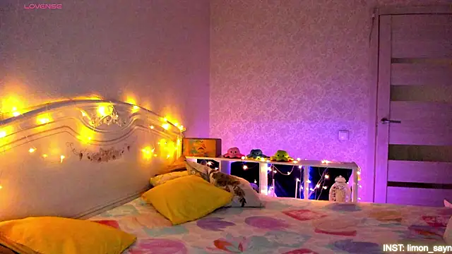 LillyMoure  online show from 3, 3, 2026