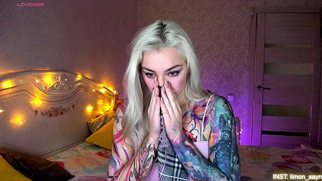 LillyMoure  online show from 1, 4, 2026