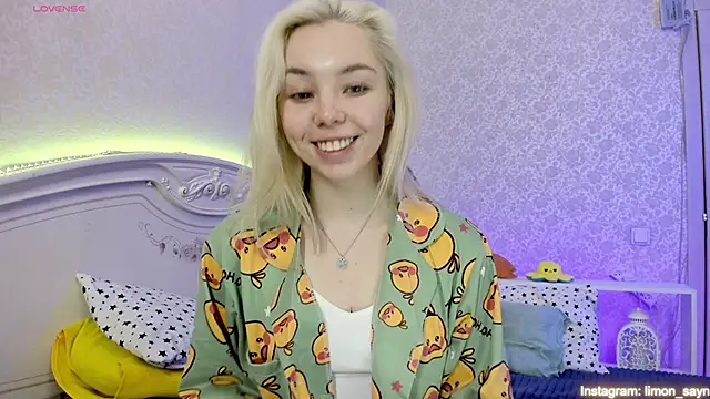 LillyMoure  online show from 26, 2, 2025
