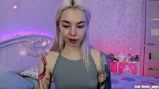 LillyMoure  online show from 5, 11, 2025