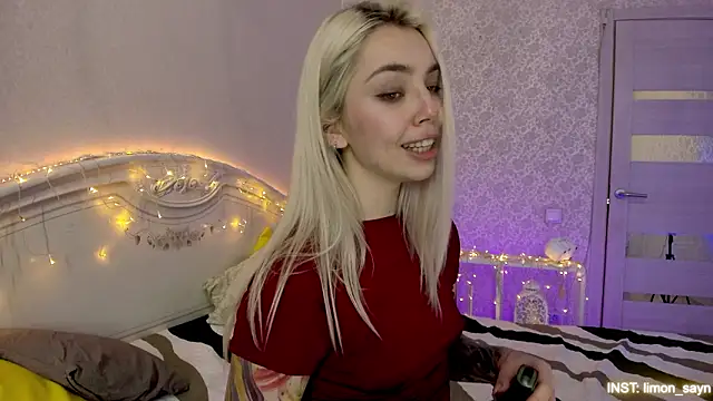 LillyMoure  online show from 3, 2, 2026