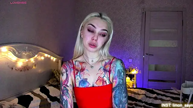 LillyMoure  online show from 12, 7, 2026