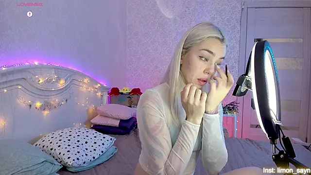 LillyMoure  online show from 11, 10, 2025