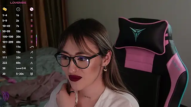 Snapshot of Fiona-Love chatting on 28, 10, 2025 Fiona-Love online show from 28, 10, 2025