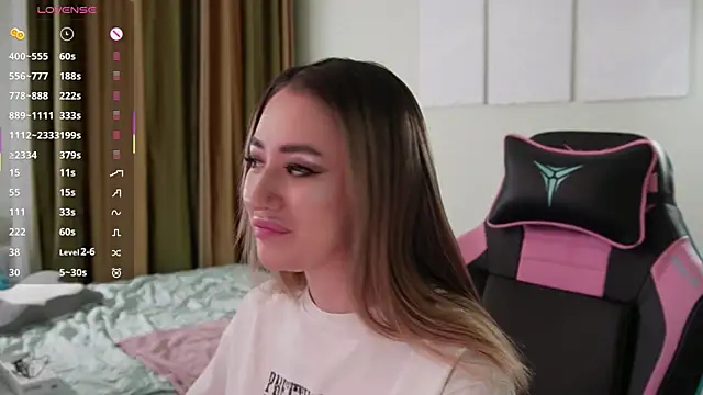 Snapshot of Fiona-Love chatting on 23, 11, 2025 Fiona-Love online show from 23, 11, 2025