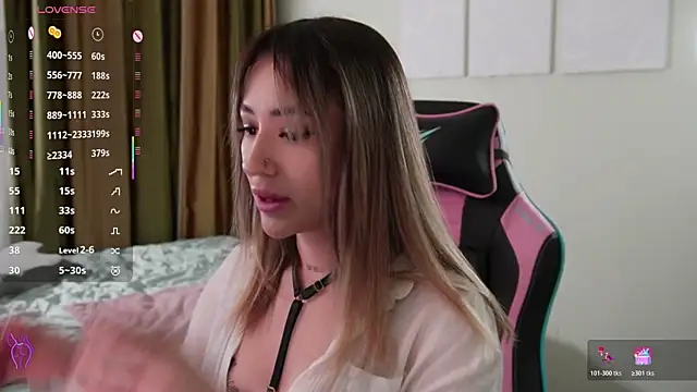 Snapshot of Fiona-Love chatting on 19, 11, 2025 Fiona-Love online show from 19, 11, 2025