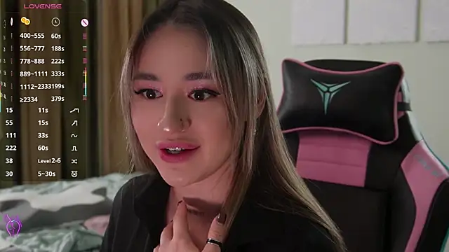 Snapshot of Fiona-Love chatting on 9, 11, 2025 Fiona-Love online show from 9, 11, 2025