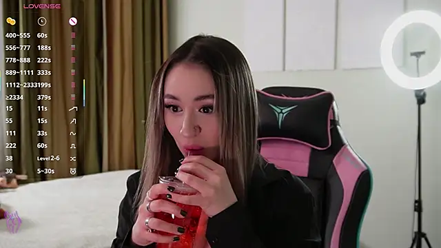 Snapshot of Fiona-Love chatting on 2, 12, 2025 Fiona-Love online show from 2, 12, 2025