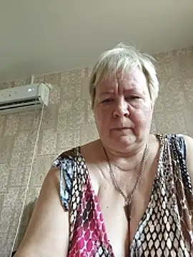 Snapshot of EffectFiona chatting on 8, 7, 2026 EffectFiona online show from 8, 7, 2026