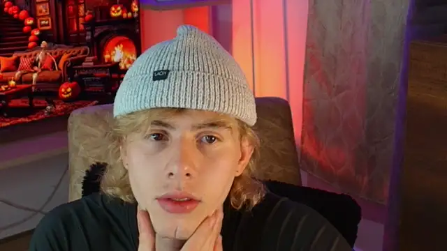 Snapshot of dimitri_tv chatting on 1, 11, 2025 dimitri tv online show from 1, 11, 2025