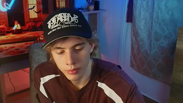 Snapshot of dimitri_tv chatting on 19, 10, 2025 dimitri tv online show from 19, 10, 2025