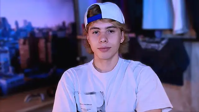 Snapshot of dimitri_tv chatting on 9, 9, 2025 dimitri tv online show from 9, 9, 2025