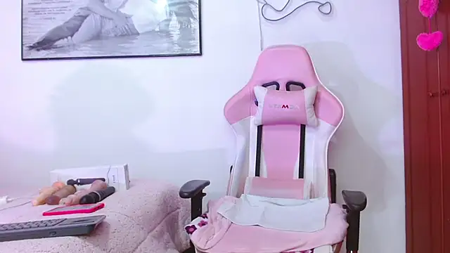 Amelie Rousell online show from 22, 12, 2025