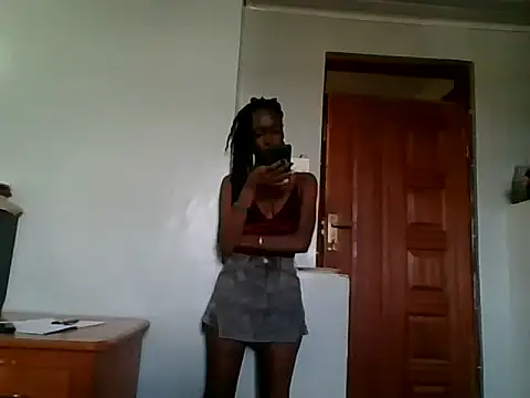 Snapshot of Prettybecs chatting on 10, 10, 2025 Prettybecs online show from 10, 10, 2025