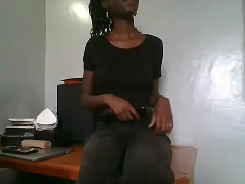 Snapshot of Prettybecs chatting on 6, 10, 2025 Prettybecs online show from 6, 10, 2025