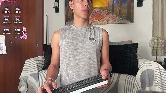 Snapshot of Adams_ricci chatting on 6, 7, 2026 Adams ricci online show from 6, 7, 2026