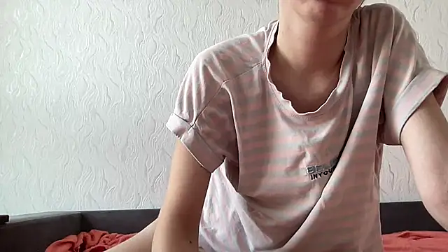 Snapshot of HoneyWiles chatting on 14, 7, 2026 HoneyWiles online show from 14, 7, 2026