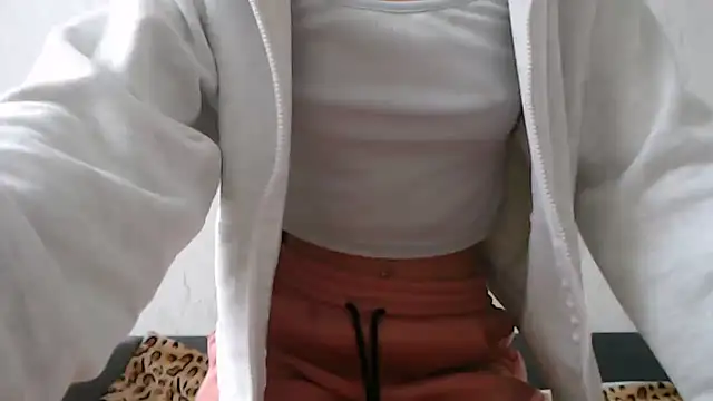 HoneyWiles online show from 11, 2, 2026