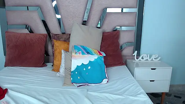 Snapshot of sophia_hadid chatting on 17, 3, 2025 sophia hadid online show from 17, 3, 2025