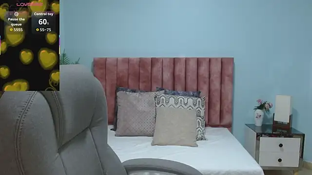 sophia hadid online show from 5, 12, 2025