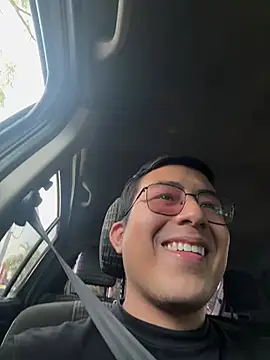 andrewmhilton  online show from 22, 4, 2026