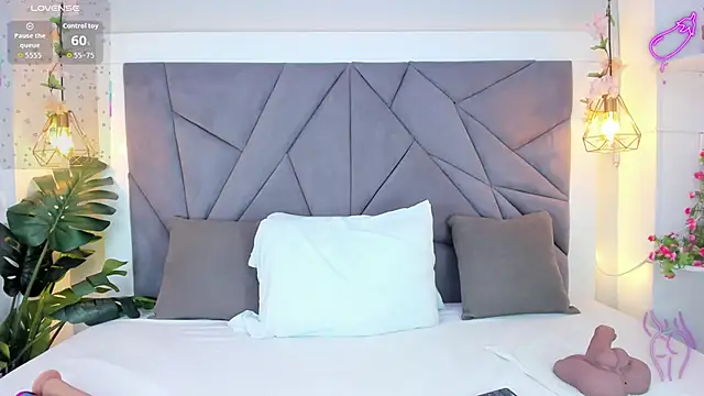 KiarhaTrixie online show from 16, 10, 2025