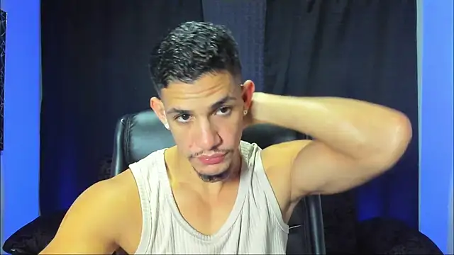 Snapshot of jhonnysnow17 chatting on 16, 11, 2025 jhonnysnow17 online show from 16, 11, 2025