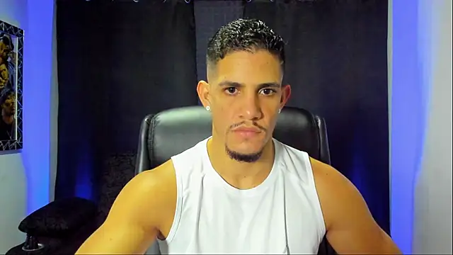 Snapshot of jhonnysnow17 chatting on 28, 11, 2025 jhonnysnow17 online show from 28, 11, 2025