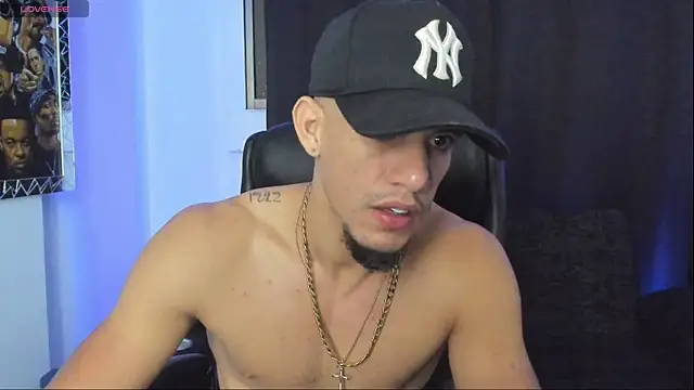Snapshot of jhonnysnow17 chatting on 7, 5, 2026 jhonnysnow17 online show from 7, 5, 2026