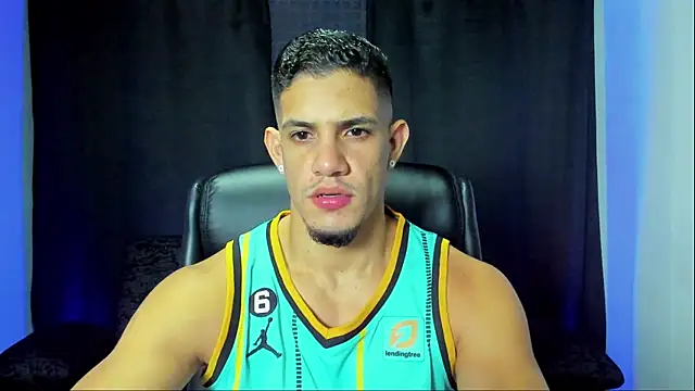 Snapshot of jhonnysnow17 chatting on 31, 10, 2025 jhonnysnow17 online show from 31, 10, 2025