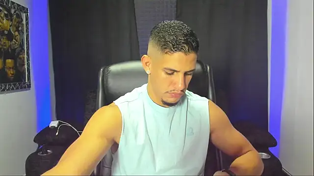 Snapshot of jhonnysnow17 chatting on 25, 10, 2025 jhonnysnow17 online show from 25, 10, 2025