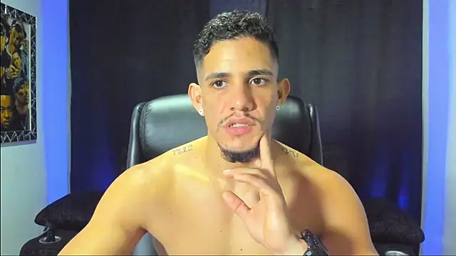 Snapshot of jhonnysnow17 chatting on 21, 11, 2025 jhonnysnow17 online show from 21, 11, 2025