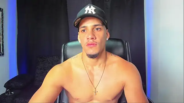 Snapshot of jhonnysnow17 chatting on 25, 10, 2025 jhonnysnow17 online show from 25, 10, 2025