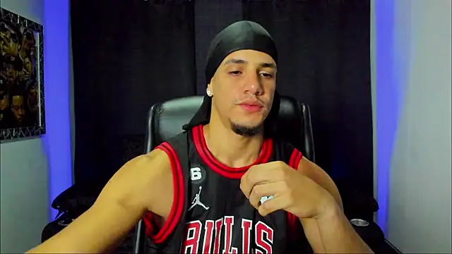 Snapshot of jhonnysnow17 chatting on 2, 11, 2025 jhonnysnow17 online show from 2, 11, 2025