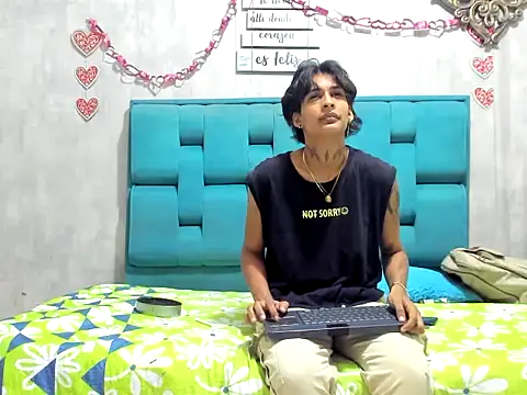 Snapshot of chicamir22 chatting on 11, 11, 2025 chicamir22 online show from 11, 11, 2025