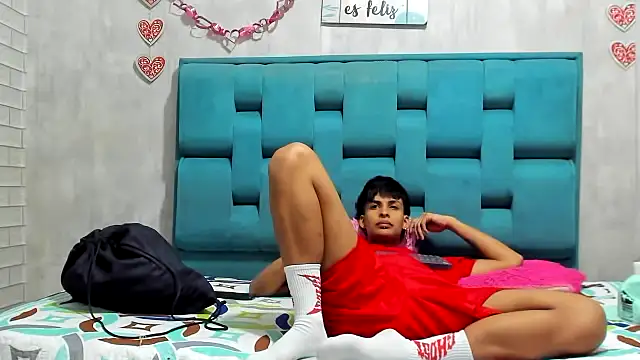 Snapshot of chicamir22 chatting on 24, 11, 2025 chicamir22 online show from 24, 11, 2025