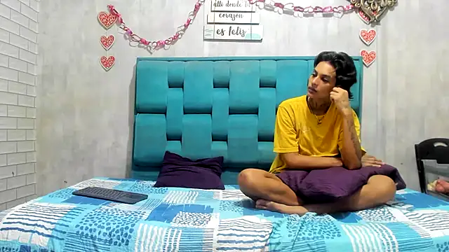 Snapshot of chicamir22 chatting on 1, 11, 2025 chicamir22 online show from 1, 11, 2025