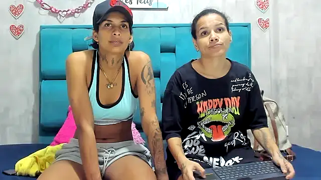 Snapshot of chicamir22 chatting on 21, 11, 2025 chicamir22 online show from 21, 11, 2025