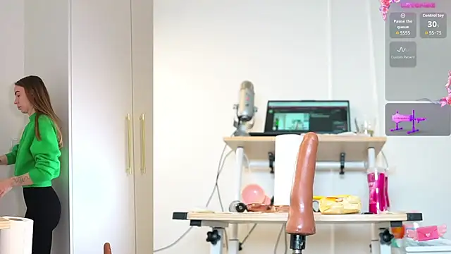 Snapshot of Miss69Ri99 chatting on 15, 10, 2025 Miss69Ri99 online show from 15, 10, 2025