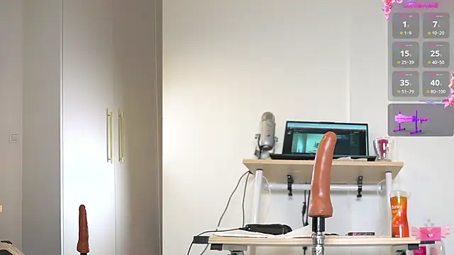 Snapshot of Miss69Ri99 chatting on 7, 10, 2025 Miss69Ri99 online show from 7, 10, 2025